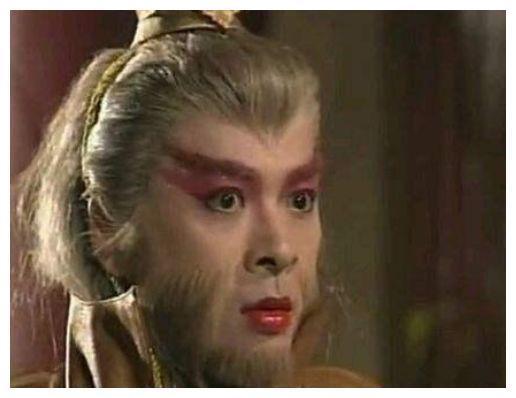 22年后的通臂猿猴,和周芷若合照,帅到不认不出来