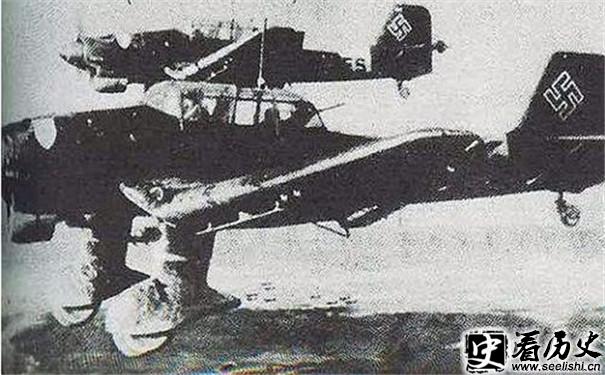 德波战争中空袭波兰的德国战机照片
