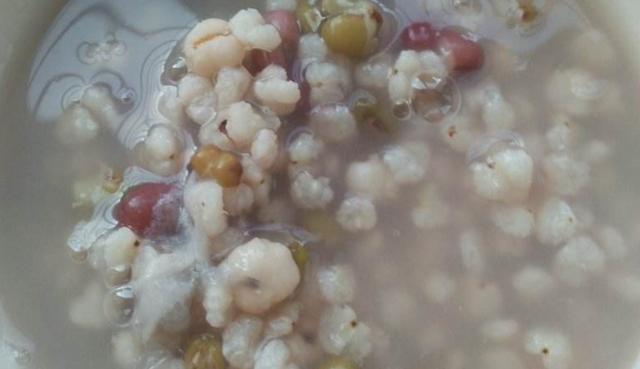 高粱粉的做法和吃法大全（用高粱制作的美味佳肴推荐）