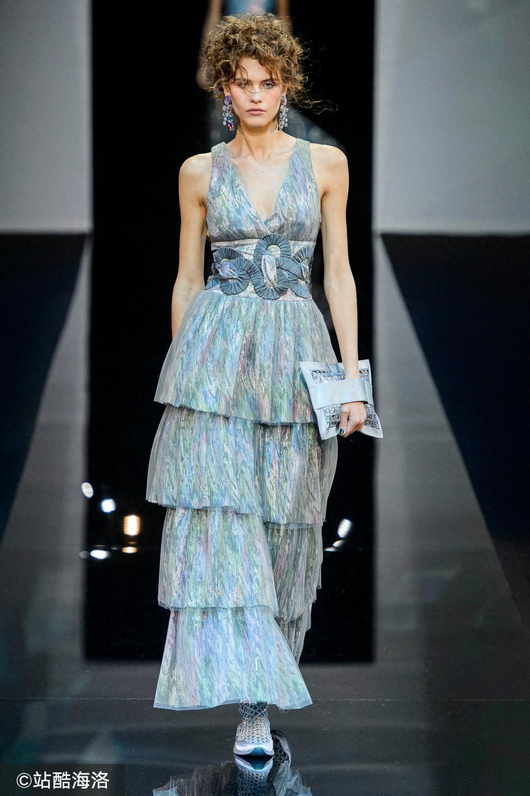 冷艳浪漫的冰蓝色 你也可以是冰雪美人