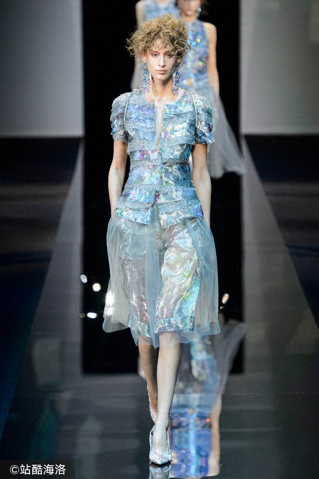 冷艳浪漫的冰蓝色 你也可以是冰雪美人