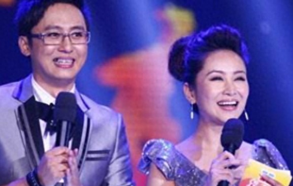 方琼的好搭档程成近照曝光，现在45岁仍然没有结婚！