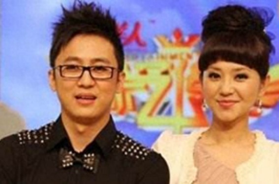方琼的好搭档程成近照曝光，现在45岁仍然没有结婚！