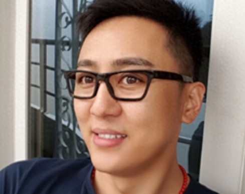 方琼的好搭档程成近照曝光，现在45岁仍然没有结婚！