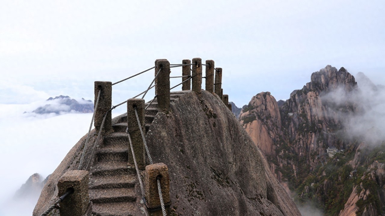 天都峰为36大峰之一，海拔1810米