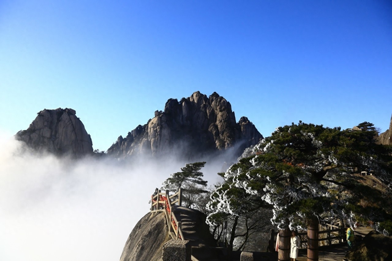 天都峰为36大峰之一，海拔1810米