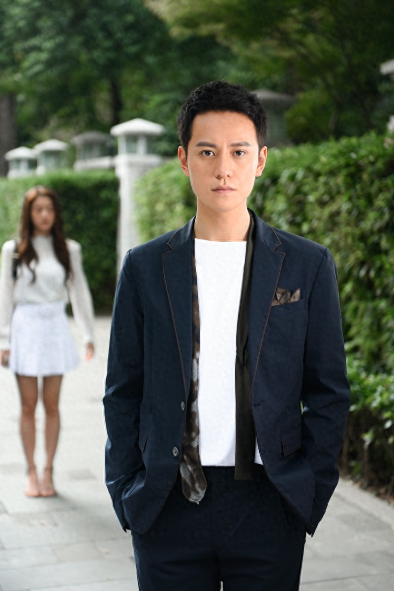 秦俊杰图集，网友：运气好的人都这么帅吗？