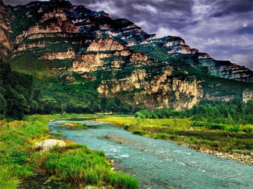 十渡位于北京市房山区西南，故这里被称为十渡风景区