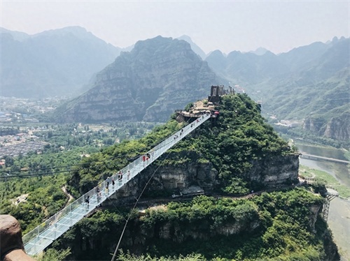 十渡位于北京市房山区西南，故这里被称为十渡风景区