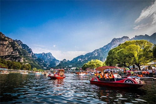 十渡位于北京市房山区西南，故这里被称为十渡风景区