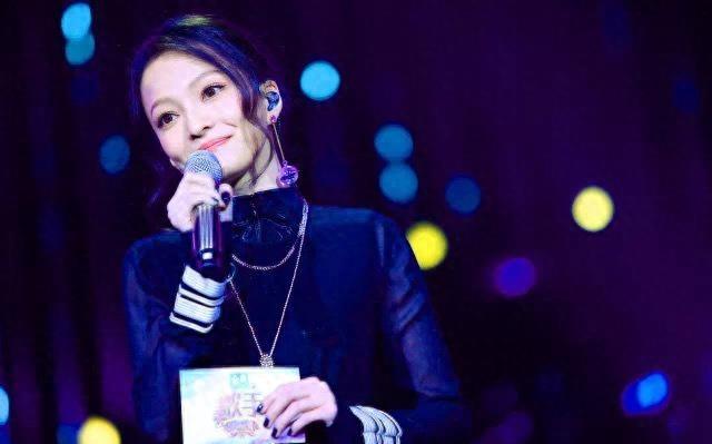 张韶涵《我是歌手》演绎经典歌曲，网友：我们喜欢的张韶涵回来了