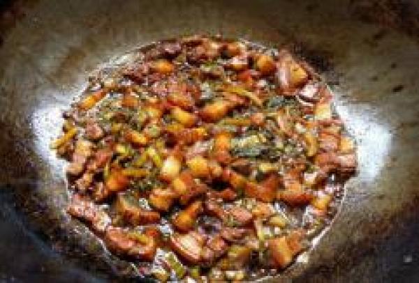 酸菜卤子的做法（东北名菜酸菜卤子的家常做法）