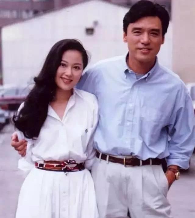 55岁章小蕙现状：傍富豪偷吃闺蜜老公，今街头蹭吃蹭喝无人敢娶