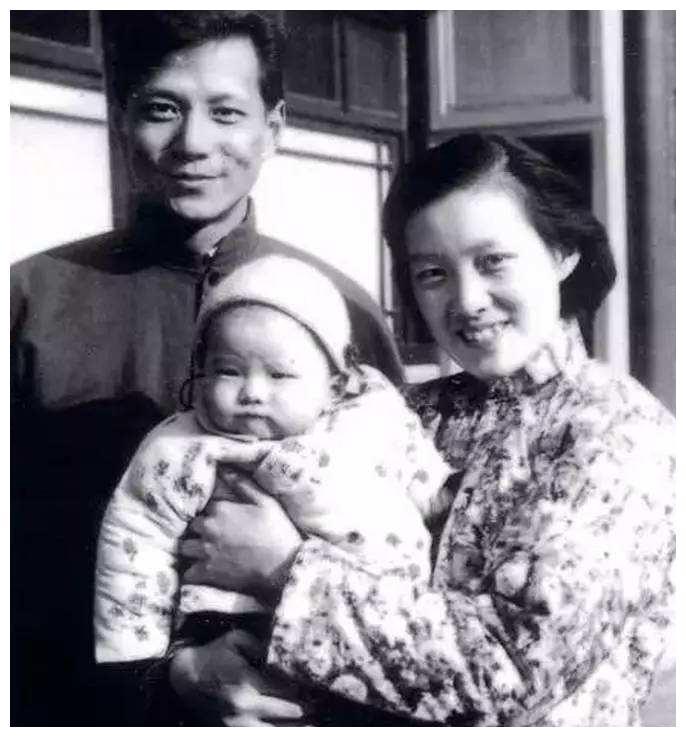 她是民国著名交际花，被豪门公子抛弃，女儿成为建国高官之妻！