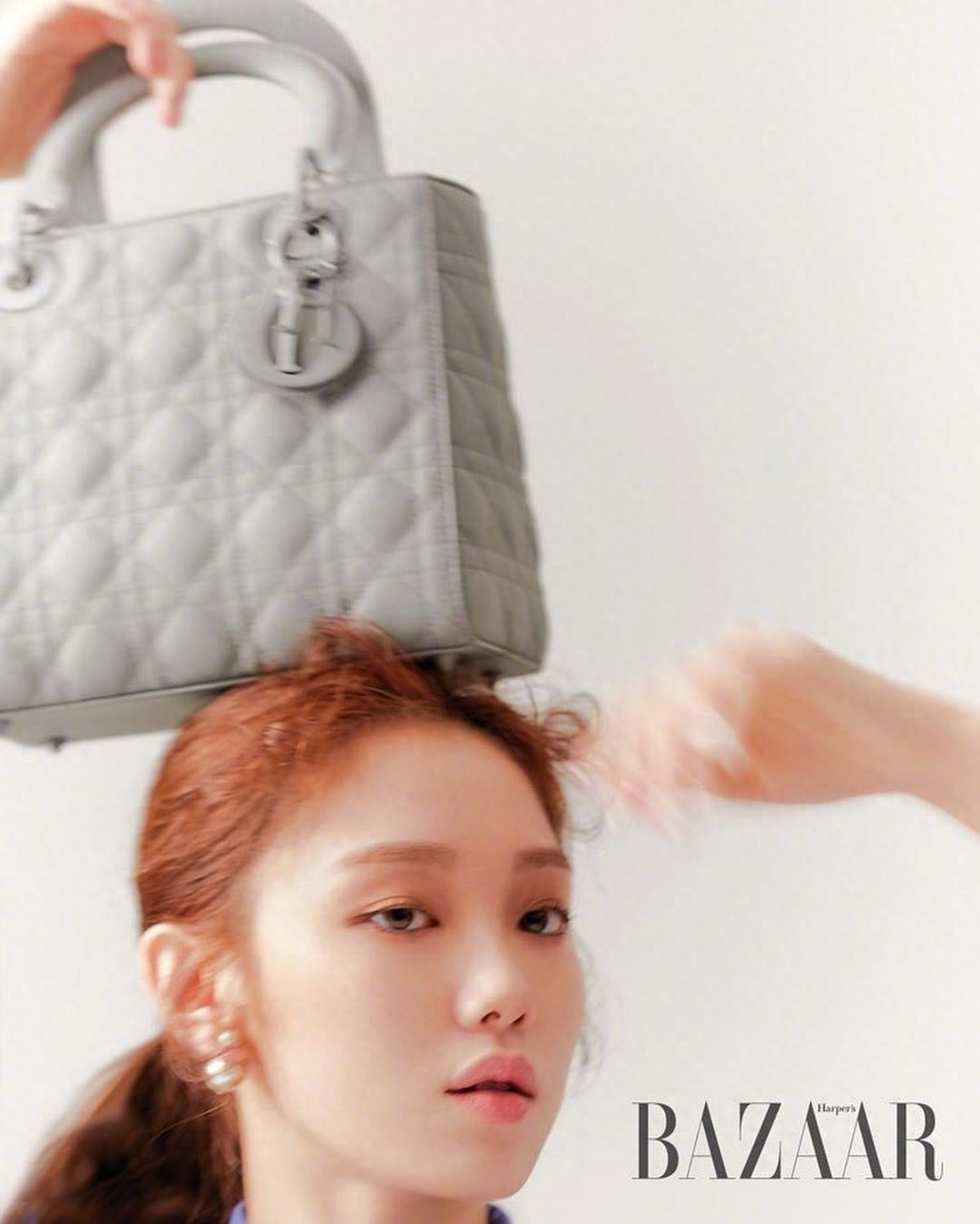 Dior女郎李圣经，爆炸红棕长卷发，演绎别样春日风情