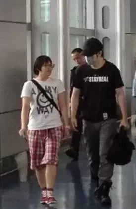 蛋蛋妹和助理奇怎么这么像（蛋蛋妹和助理奇的相似之处）