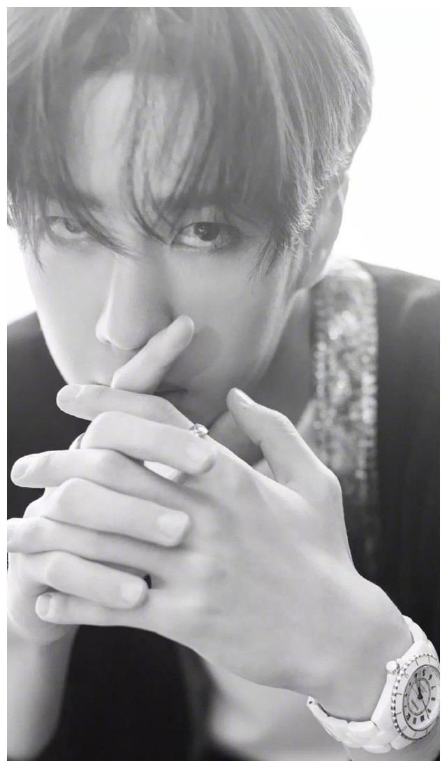 王一博超帅高清无水印壁纸图片，是我们的酷盖男孩呀！