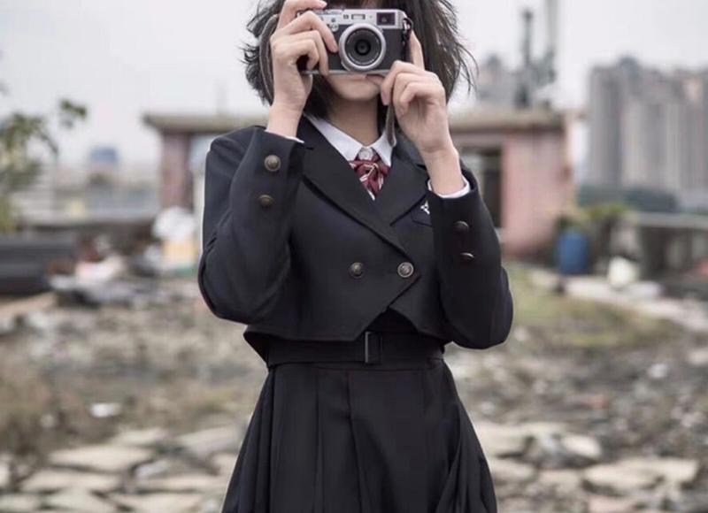 发脾气行为夸张内心冷静怎么办