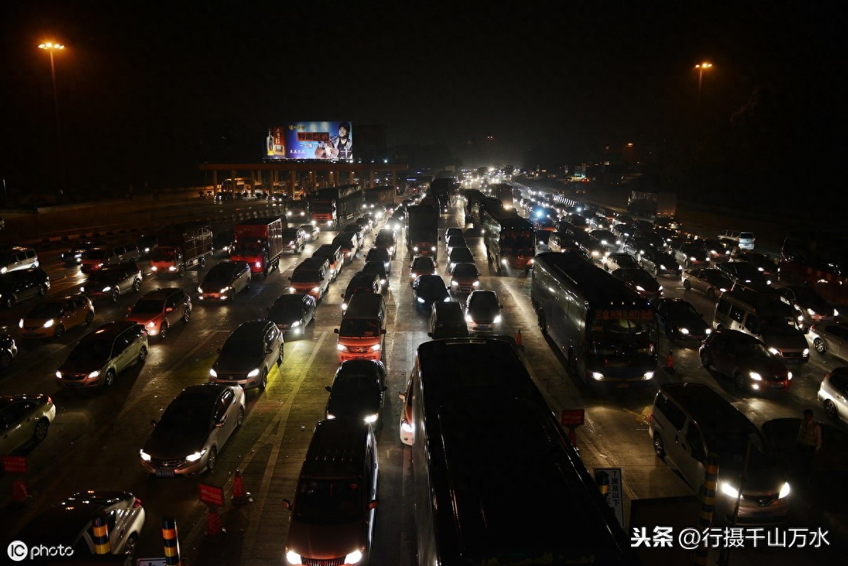 历年国庆假期高速公路拥堵组图，今年你又堵在路上了吗？