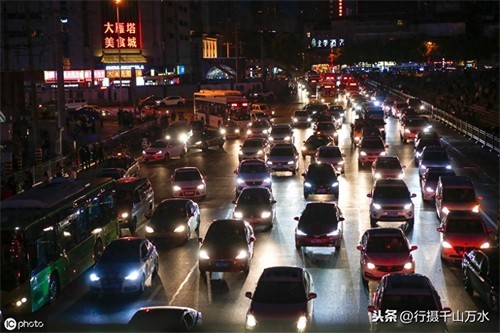 历年国庆假期高速公路拥堵组图，今年你又堵在路上了吗？