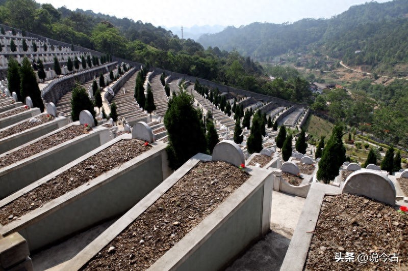 在今天这个日子，我们不能忘记这个地方，云南麻栗坡烈士陵园