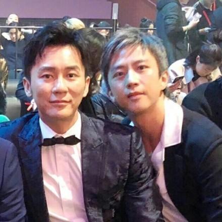 调皮的邓超微博上线发了一条说说,可以说这是何炅被黑最惨的一次