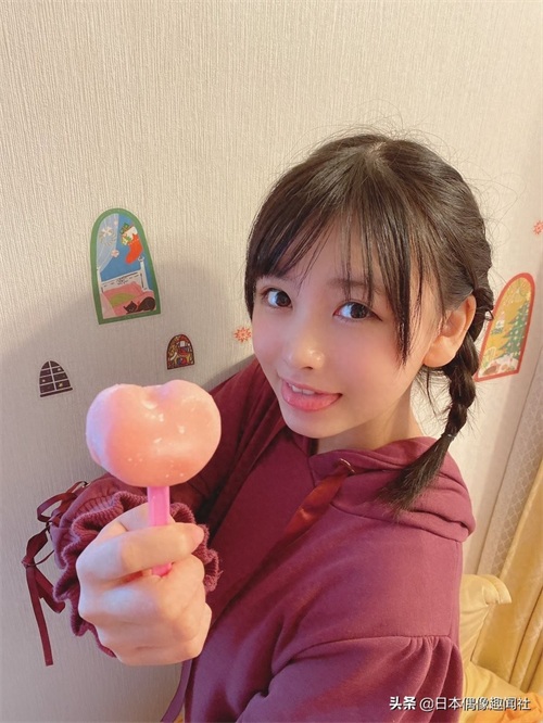 16岁日本女孩的可爱街拍,青春气息洋溢