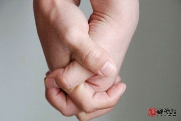 十个簸箕的男人命运(手指带有簸箕纹命运讲解)