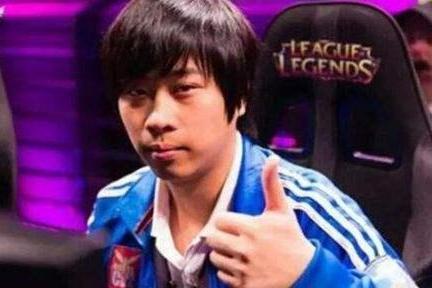 卢本伟:脑洞大开,牛人写五五开倒述故事,网友:摇身一变贼励志