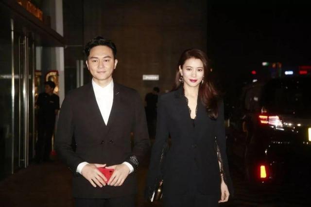 包贝尔和妻子包文婧的爱情像童话故事一样浪漫